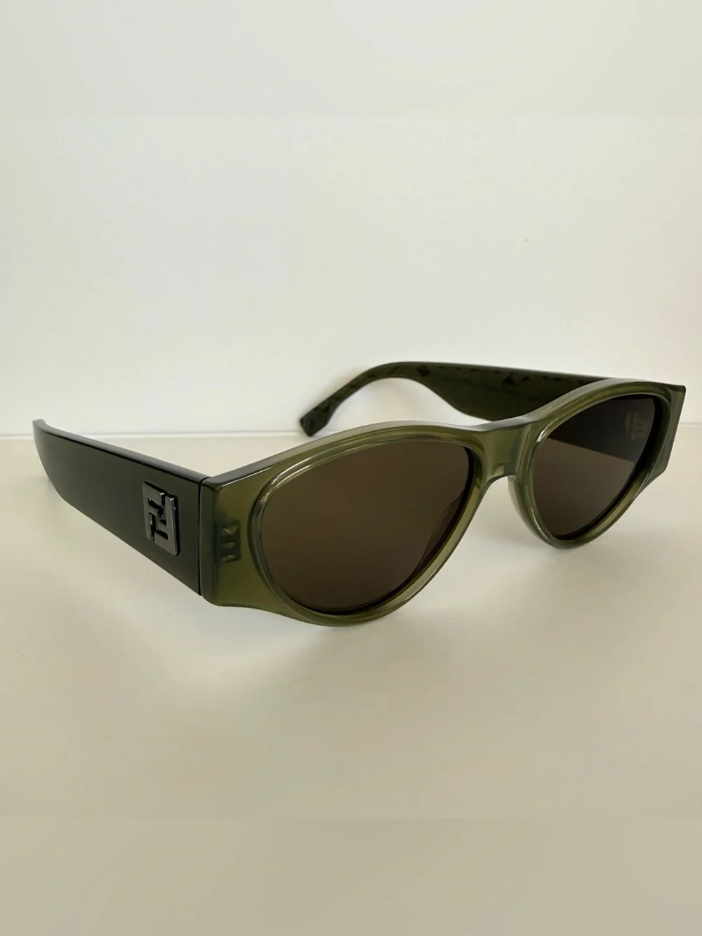 NEW!!! Fendi green sunglasses FE40158I 96N Authentic